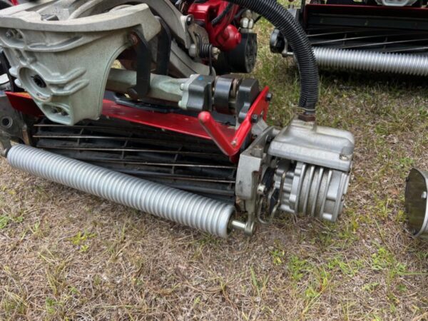 2021 Greensmaster TriFlex 3320 Hybrid Greens/Tees Mower - Image 7