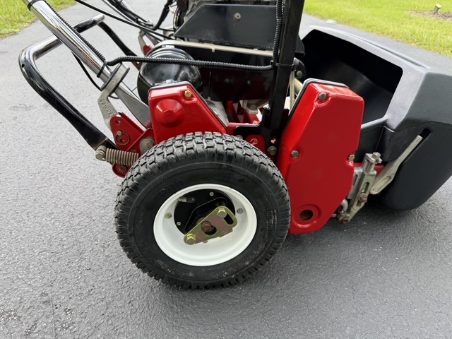 2018 Toro Greensmaster 1600 Model 04056 - Image 13